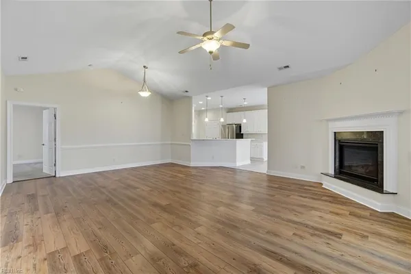 Property Slideshow image 3 of 34 | 1439 thistlewood ln, Chesapeake, VA, 23320