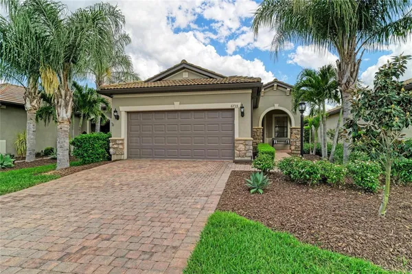 Property Slideshow image 2 of 49 | 6735 haverhill ct, Bradenton, FL, 34202