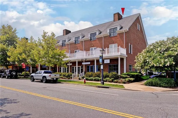Property Slideshow image 2 of 27 | 4345 new town ave 206, Williamsburg, VA, 23188