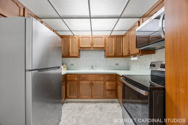 Property Slideshow image 2 of 14 | 5540 walnut ave 7b, Downers Grove, IL, 60515