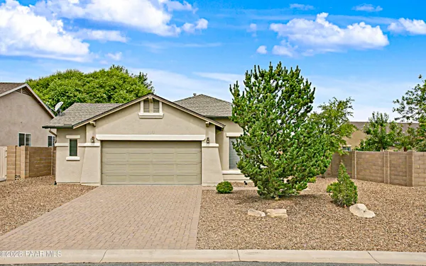 Property Slideshow image 3 of 67 | 8252 n whistling acres way, Prescott Valley, AZ, 86315