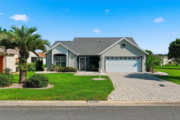 Property Slideshow image 2 of 52 | 1260 granada ct, Lady Lake, FL, 32159
