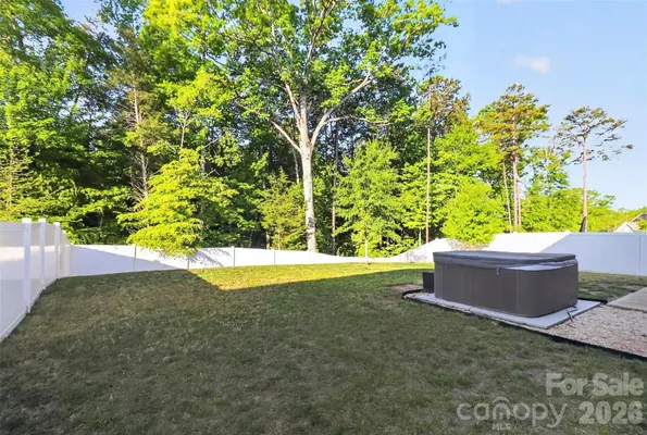 Property Slideshow image 3 of 45 | 1212 englewood dr, Lake Wylie, SC, 29710