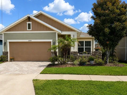 Property Slideshow image 2 of 21 | 13928 swallow hill dr, Lithia, FL, 33547