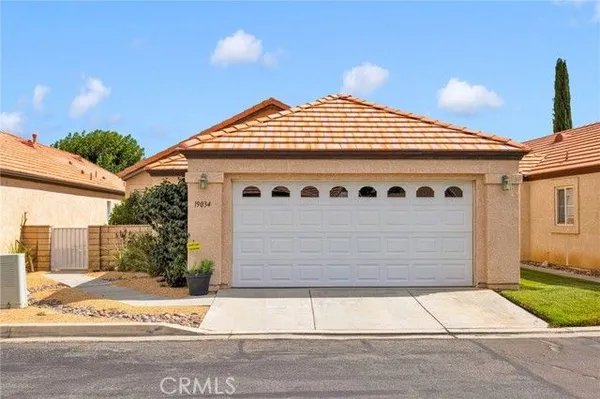 Property Slideshow image 2 of 39 | 19034 stoddard way, Apple Valley, CA, 92308