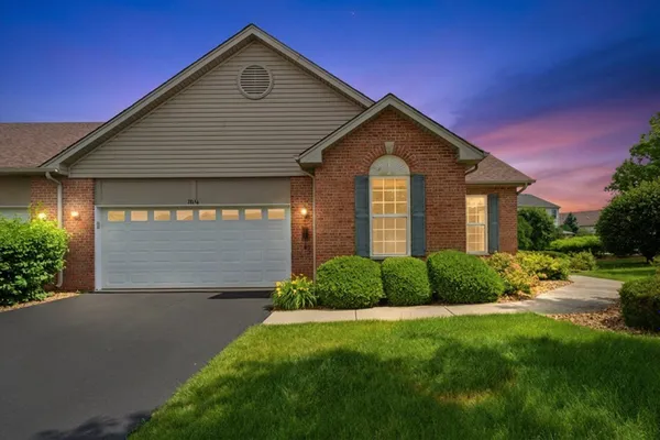 Property Slideshow image 2 of 26 | 17136 fontana ln end, Lockport, IL, 60441
