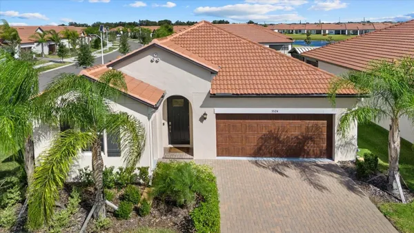 Property Slideshow image 2 of 52 | 5524 little path dr, Wimauma, FL, 33598