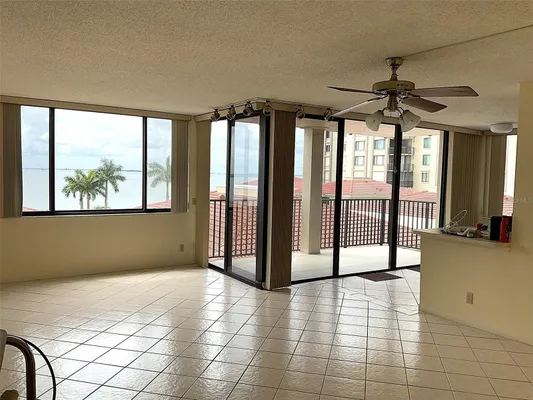 Property Slideshow image 3 of 21 | 6322 palma del mar blvd g402, St Petersburg, FL, 33715