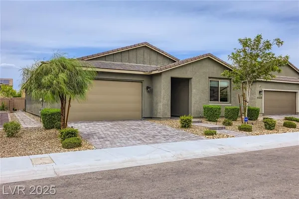 Property Slideshow image 2 of 28 | 6519 summershade st, North Las Vegas, NV, 89086