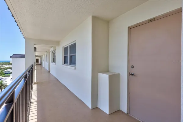 Property Slideshow image 3 of 63 | 9 haig pl 810, Dunedin, FL, 34698