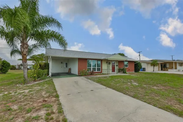 Property Slideshow image 2 of 35 | 1216 valley forge blvd, Sun City Center, FL, 33573