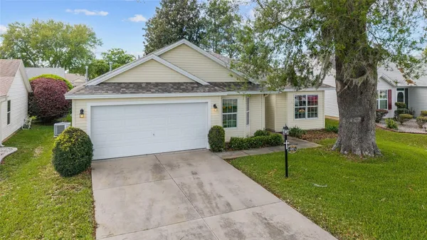 Property Slideshow image 2 of 45 | 16845 se 93rd cuthbert cir, The Villages, FL, 32162
