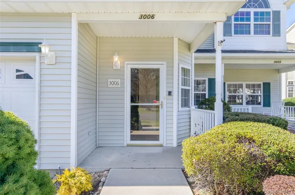 Property Slideshow image 3 of 23 | 3006 amen cor, Riverhead, NY, 11901