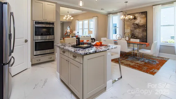 Property Slideshow image 3 of 20 | 8929 silver springs ct, Charlotte, NC, 28215
