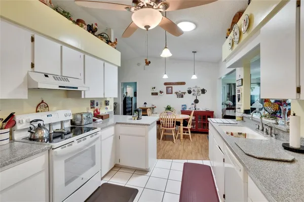 Property Slideshow image 2 of 94 | 3154 prairie dunes cir, Lakeland, FL, 33810