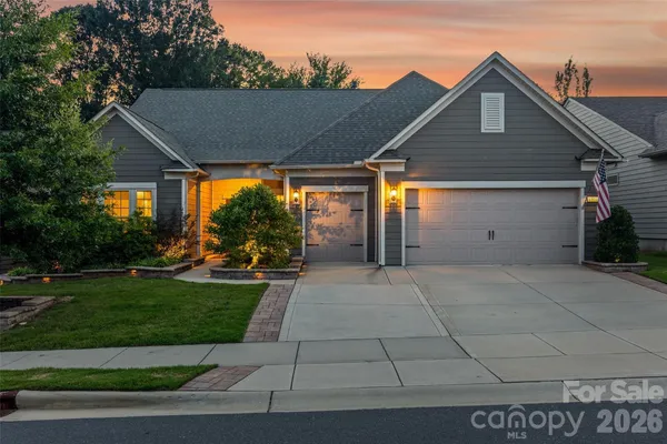 Property Slideshow image 3 of 48 | 1521 carolina orchards blvd, Fort Mill, SC, 29715