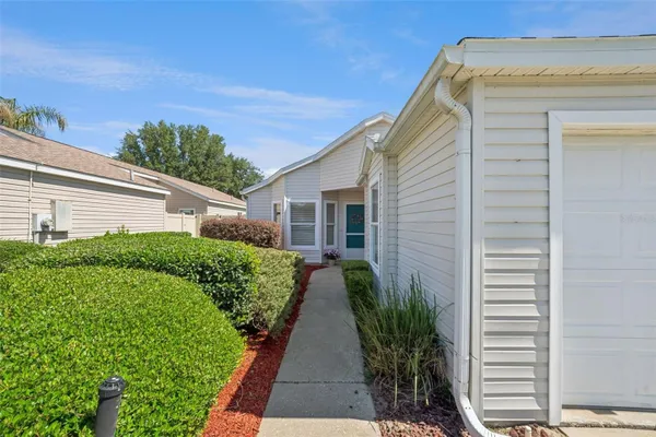 Property Slideshow image 2 of 34 | 4967 heron run cir, Leesburg, FL, 34748
