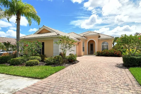 Property Slideshow image 2 of 70 | 5562 octonia pl, Sarasota, FL, 34238