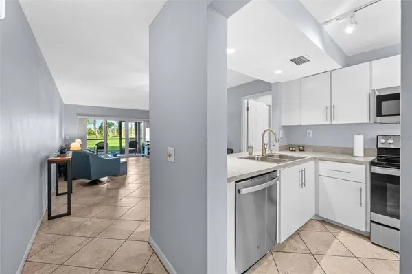 Property Slideshow image 3 of 41 | 6269 palma del mar blvd s apt 112, St Petersburg, FL, 33715