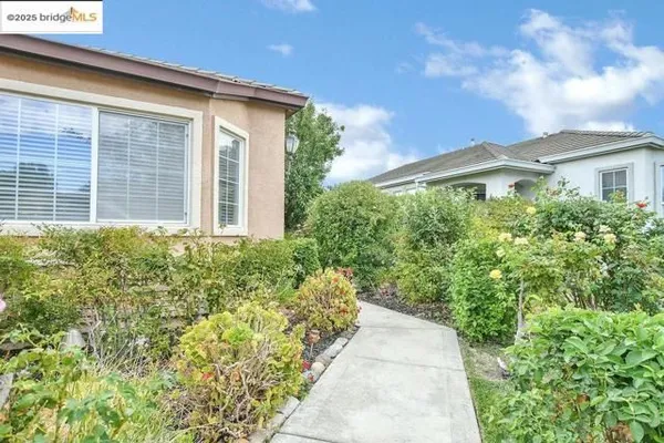 Property Slideshow image 2 of 28 | 716 turnberry ter, Rio Vista, CA, 94571