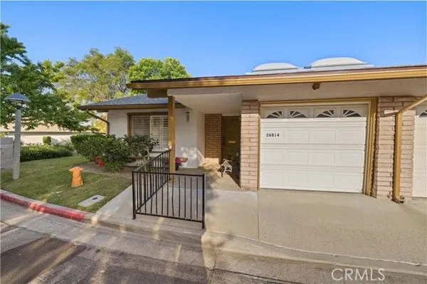 Property Slideshow image 2 of 50 | 26814 oak garden ct, Newhall, CA, 91321
