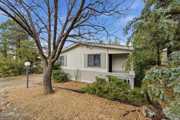 Property Slideshow image 2 of 32 | 833 glade dr, Prescott, AZ, 86301