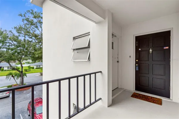 Property Slideshow image 3 of 23 | 7461 w country club dr 310, Sarasota, FL, 34243