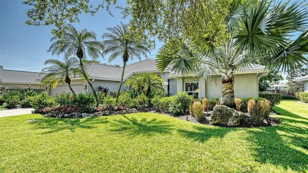 Property Slideshow image 2 of 90 | 5161 flicker field cir, Sarasota, FL, 34231