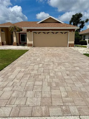 Property Slideshow image 3 of 35 | 2002 e del webb blvd, Sun City Center, FL, 33573