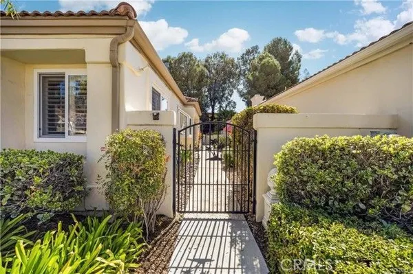 Property Slideshow image 2 of 44 | 40370 via francisco, Murrieta, CA, 92562