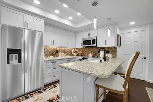Property Slideshow image 3 of 13 | 1371 oakmont rd 150k, Seal Beach, CA, 90740