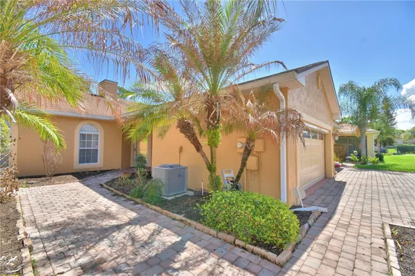 Property Slideshow image 2 of 58 | 1507 vienna square dr, Winter Haven, FL, 33884
