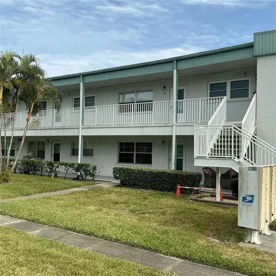 Property Slideshow image 2 of 17 | 5267 81st st 26, St Petersburg, FL, 33709