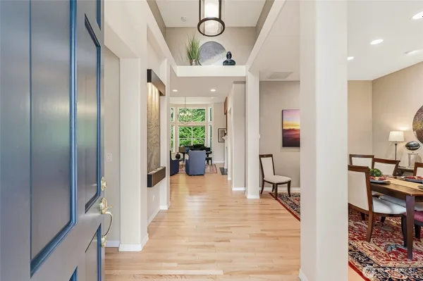Property Slideshow image 3 of 32 | 23158 ne devon way, Redmond, WA, 98053