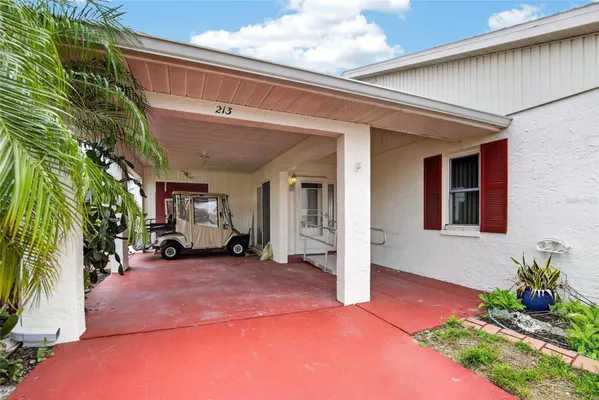 Property Slideshow image 2 of 33 | 213 glenellen pl, Sun City Center, FL, 33573