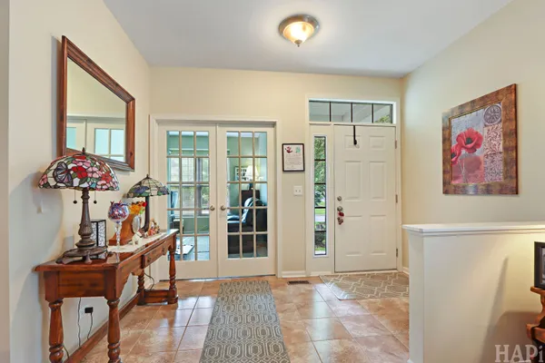 Property Slideshow image 3 of 30 | 5952 leeds rd, Hoffman Estates, IL, 60192