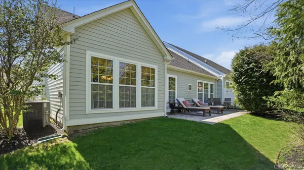 Property Slideshow image 3 of 25 | 49 samantha cir 49, Southampton, NY, 11977