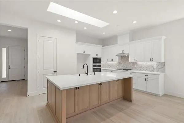 Property Slideshow image 3 of 13 | 2112 red oak dr, Hollister, CA, 95023