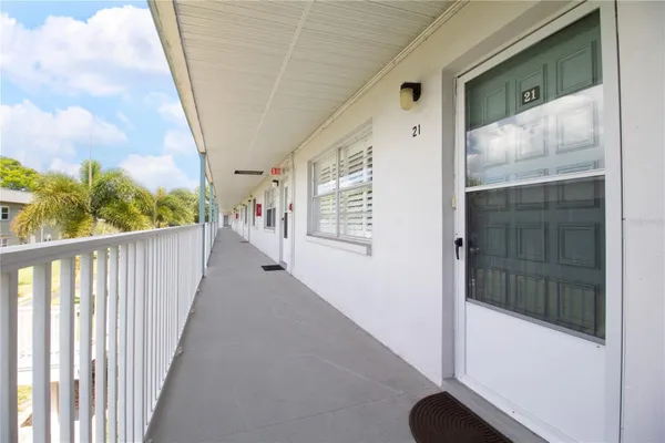 Property Slideshow image 2 of 34 | 5267 81st st 21, St Petersburg, FL, 33709