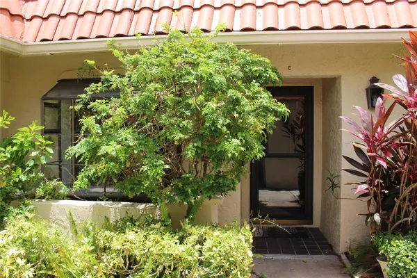 Property Slideshow image 3 of 26 | 19029 us highway 19 n apt 16c, Clearwater, FL, 33764