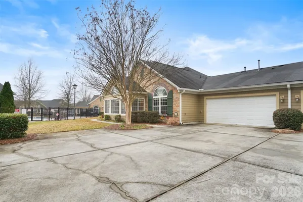 Property Slideshow image 2 of 33 | 5518 prosperity view dr, Charlotte, NC, 28269