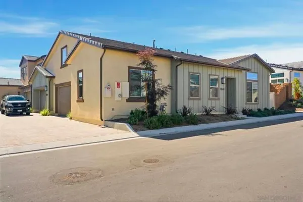 Property Slideshow image 3 of 37 | 12641 elizabeth way, San Diego, CA, 92129