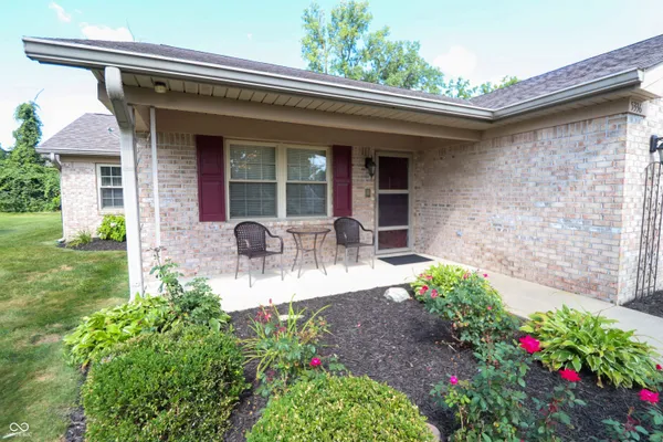 Property Slideshow image 2 of 46 | 5336 oak harbor ct, Indianapolis, IN, 46237