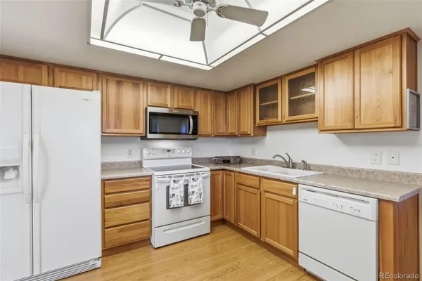 Property Slideshow image 3 of 49 | 13850 e marina dr apt 301, Aurora, CO, 80014