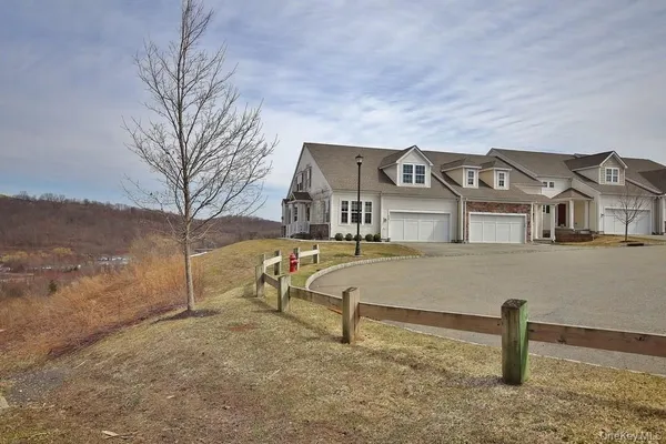 Property Slideshow image 3 of 46 | 18 wheeler ct, Carmel, NY, 10512