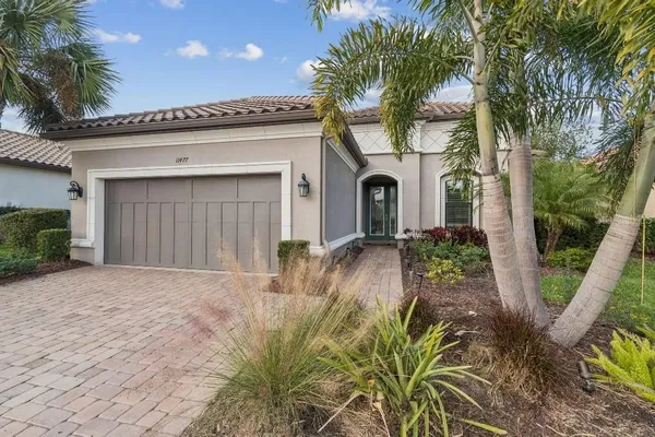 Property Slideshow image 2 of 50 | 11477 bitola dr, Odessa, FL, 33556