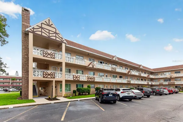 Property Slideshow image 2 of 46 | 2311 brisbane st 29, Clearwater, FL, 33763