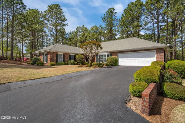 Property Slideshow image 2 of 55 | 26 ashley ct, Southern Pines, NC, 28387