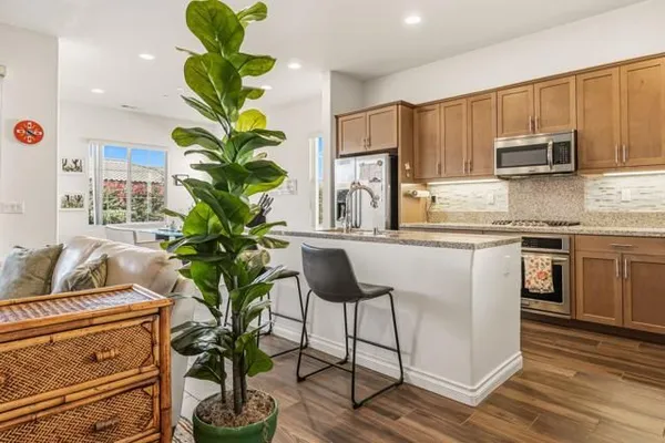 Property Slideshow image 3 of 55 | 3923 via amalfi, Palm Desert, CA, 92260