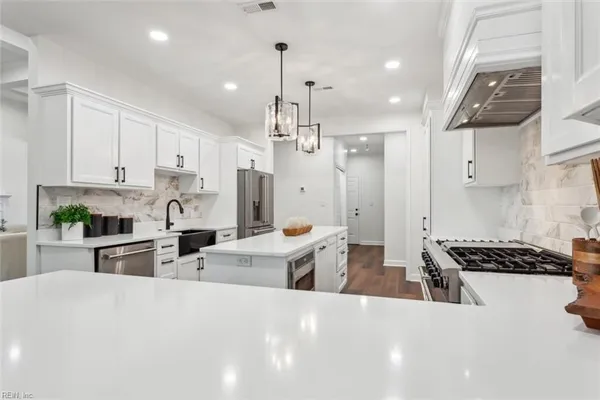 Property Slideshow image 3 of 43 | 1832 john hancock, Williamsburg, VA, 23185
